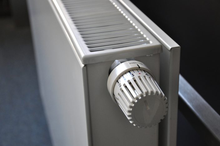 radiátor szeleppel és termosztatikus fejjel